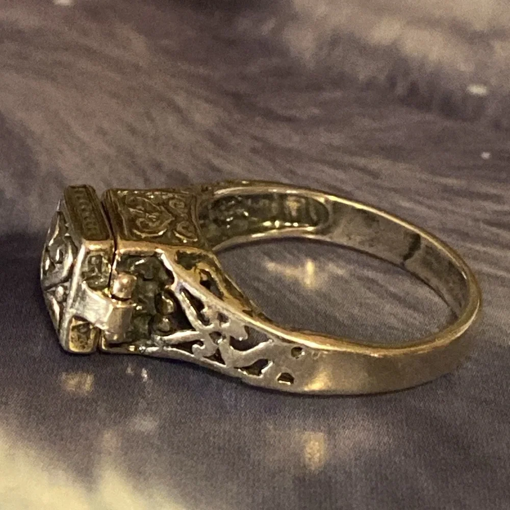 Silver square heart poison rings 925 size 8 and 6.5 - Picture 4 of 14